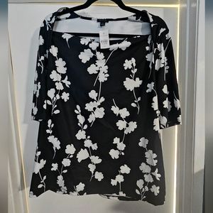 Ann Taylor floral short sleeve top